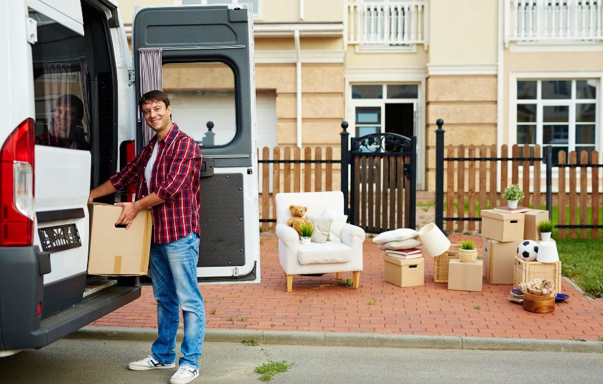 Seasonal Moving: Pros and Cons of Moving at Different Times of the Year